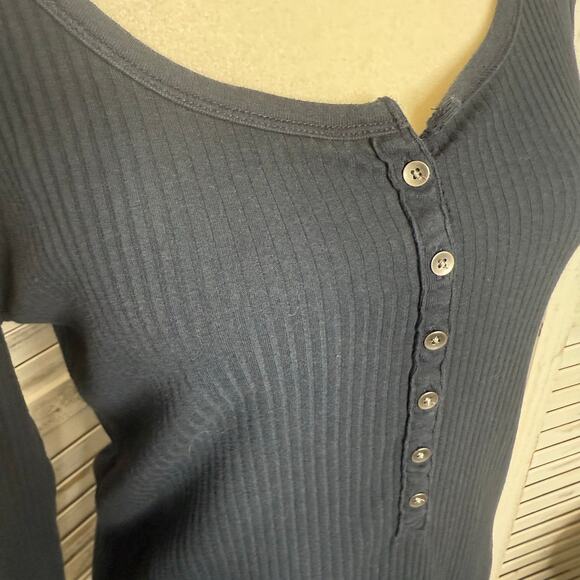 ABERCROMBIE & FITCH Y2K Bella Swan Ribbed Knit Henley Top Navy Large - Picture 5 of 16